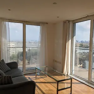 2 Bed 2 Baths Apt In Stratford Apartment