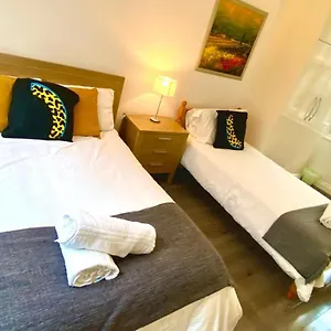 Shoreditch & Liverpool Street B Apartment